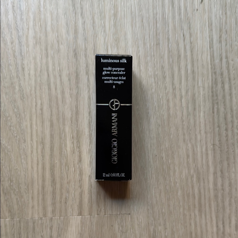 Giorgio Armani Luminous Silk Concealer in Shade 8